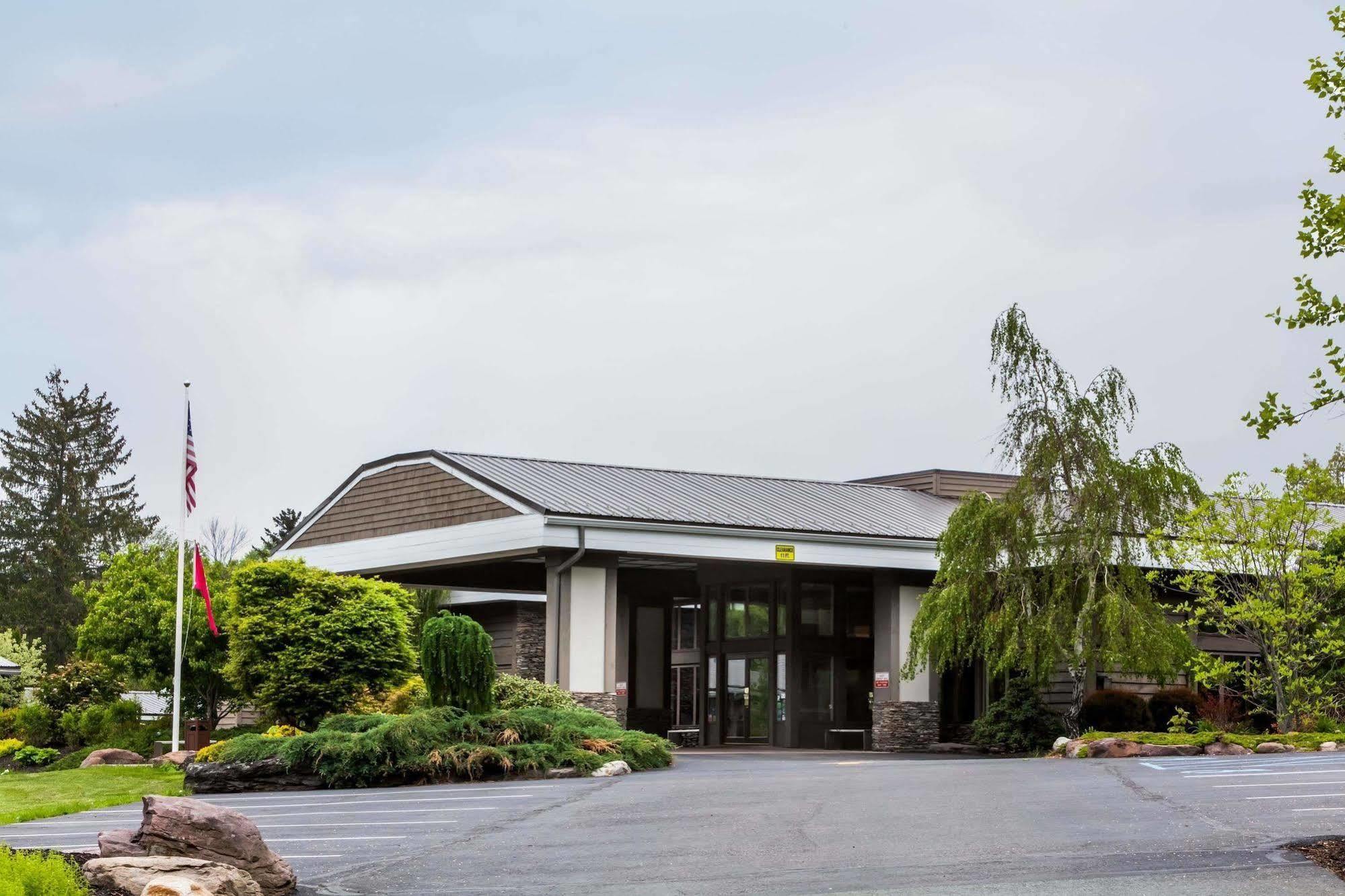 Ramada By Wyndham Rock Hill At Sullivan Center Exterior foto