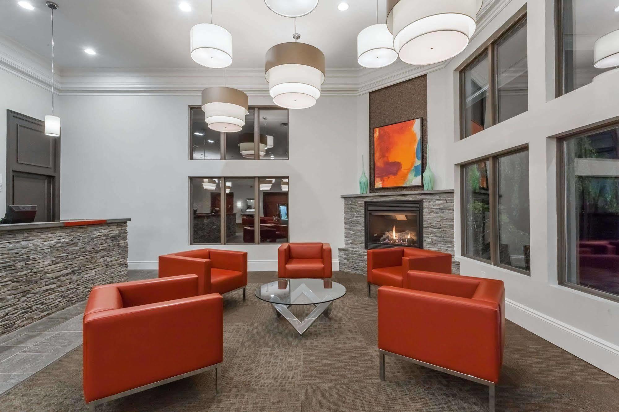 Ramada By Wyndham Rock Hill At Sullivan Center Exterior foto