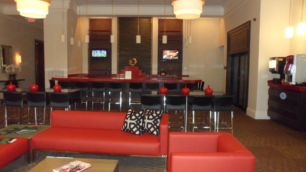 Ramada By Wyndham Rock Hill At Sullivan Center Exterior foto
