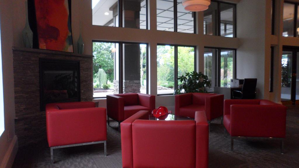 Ramada By Wyndham Rock Hill At Sullivan Center Exterior foto